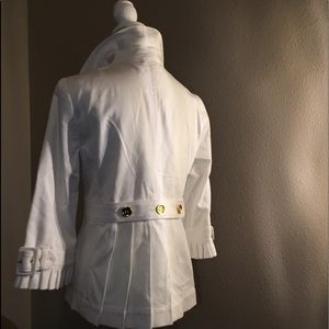 Ann Taylor Loft White Summer Blazer w/ Pleats